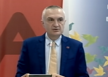 Betimi i gjyqtarëve të Kushtetueses/ Meta publikon dokumentin: Konkluzionet e KSHH çmontojnë ligjin anti-kushtetues të KRYE-KÇK-së