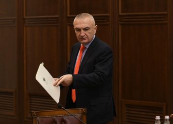 Meta pyetet a do e japë dorëheqjen: Zero mundësi të tërhiqem, mision të mbroj Kushtetutën