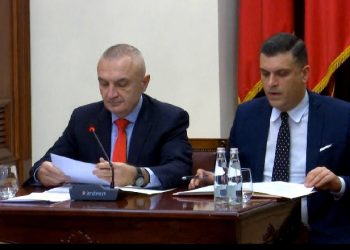 Meta e nis konferencën me Dvoranin: T’i ndërpritet detyra! Ka fakte mbi veprimtarinë e tij kriminale