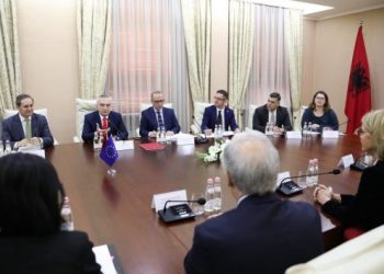 Meta pas takimit me delegacionin e Venecias: Pse e riktheva në Kuvend paketën e Anti-Shpifjes