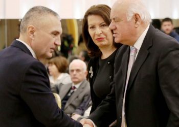 “S’mund ta përfaqësosh kombin nëse bëhesh palë”, mesazhi i fortë i ish-presidentit Moisiu për Metën