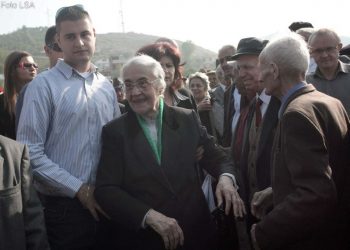 Dalja e fundit në publik e Nexhmijes, ishte në… varreza (FOTO)