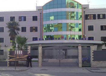 Pranga 21-vjeçares që shpërdante droga të forta në Durrës. Çfarë iu gjet gjatë kontrollit