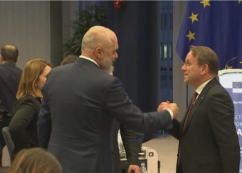 Një fitore e madhe financiare (por edhe politike)