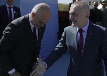Ironia e Ramës: Unë merrem me ata që jetojnë në çadra, s’kam luksin të merrem me Metën