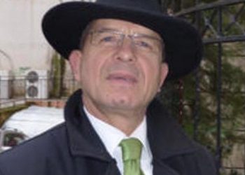 “Shkofshin në të sëmës kinezët”, Sazan Guri shpik formulën për të shëruar koronavirusin me 4 hapa