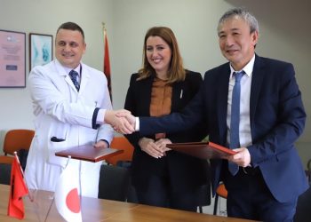 Pajisje të teknologjisë së lartë tek materniteti “Koço Gliozheni”: Manastirliu: Këtë vit investojmë në 4 maternitete