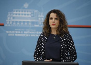 Dalin shifrat/ 59 % e të prekurve nga COVID-19 në Shqipëri janë meshkuj. Ja shpërndarja gjeografike
