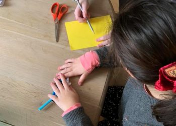 8 Marsi/Lulzim Basha publikon foton e familjes dhe kartolinën speciale për të shoqen