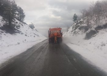 Reshje bore e shiu/ARRSH: Në Veri qarkullimi normal, por në disa akse do ketë rënie gurësh e dherash