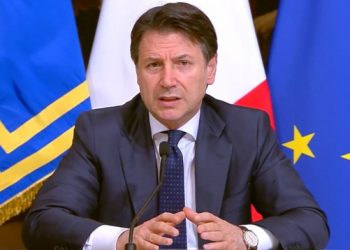 Itali/ Kryeministri Conte vendos mbylljen e të gjitha aktiviteteve prodhuese jo jetike, veç farmacive dhe supermarketeve