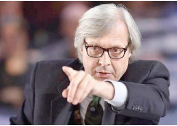 Koronavirusi/Sgarbi bën kundërfushatë: Këta po tallin b***ën me mbarë botën!