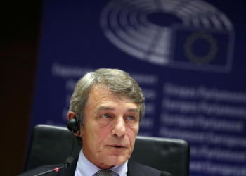 Frikë se mund të jetë infektuar me koronavirus, vetëizolohet Presidenti i PE pas vizitës në Itali