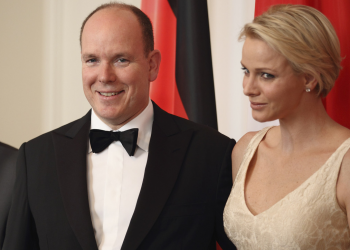 Koronavirusi nuk kursen askënd, Princi Albert II i Monakos rezulton pozitiv