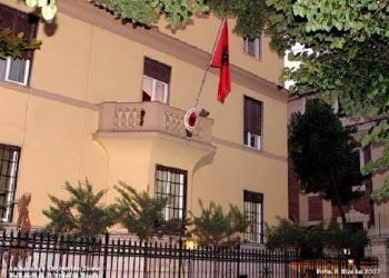 Koronavirusi/ Konsullatat shqiptare në Romë-Milano e Bari ndërpresin shërbimet