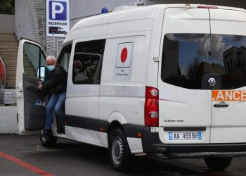 Izolohet familja nga Tepelena/ Erdhën nga Italia për një varrim, dyshohet për koronavirus