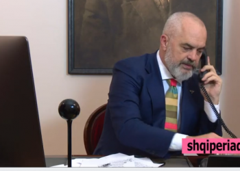 “Alo, Edi jam”/ Kryeministri Rama kthjellon qytetari: Lekë në dorë s’ka, do ju ndihmojmë të mbani frymën!