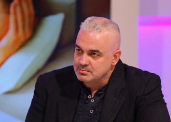 Mjeku i njohur: A duhen lënë dritaret hapur dhe a përhapet virusi përmes ajrit…