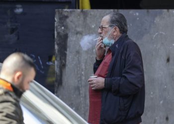 Kreu i Mjekësisë britanike: Ata që pinë duhan janë më të rrezikuar nga koronavirusi