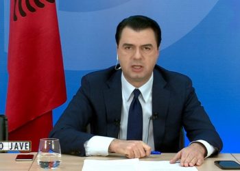 Basha i bie tavolinës me grusht dhe ngre tonet ndaj Ramës: Thirri mendjes! Zbato shpejt planin tim