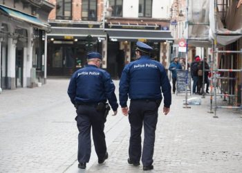 Grupimet me tre persona ndalohen edhe në Belgjikë, 500 euro gjobë për shkelësit