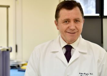 “Si të dallojmë gripin stinor nga COVID-19”/ Mjeku i njohur u vjen në ndihmë qytetarëve: Duhen rreth 5 ditë nga infektimi deri në…