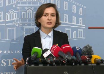 Koronavirusi/ Shahini: Mësimi pezullohet deri në 23 mars, krijojmë klasa virtuale
