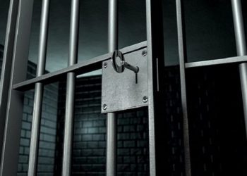 Kronovirusi/ Greqia pezullon të gjitha lejet e të burgosurve, mbi 12 mijë të izoluar