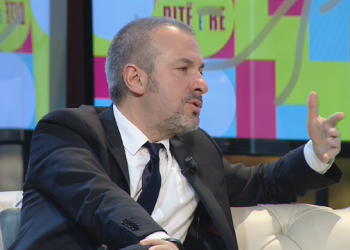 Deputeti i PS: Si mos i vrasin shqiptarët gratë kur shohin telenovela me pistoleta e me burra me mustaqe? Mos jepen më