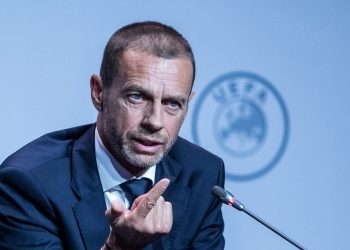 “Po shkatërrohet sezoni i një klubi për 1 centimetër”/ Presidenti i UEFA-s akuzon hapur VAR!