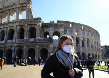 ”The Guardian”: 43 mijë italianë të gjobitur për shkeljen e karantinës