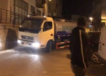 Në “luftë” me koronavirusin! Tirana dezinfekton rrugët gjatë natës dhe një kërkesë nga Veliaj