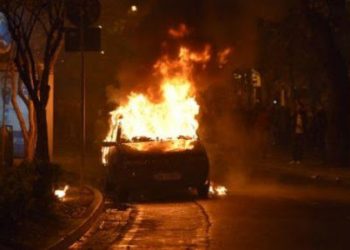 Zjarri shkrumbon makinën e “Transportit Rrugor” në Shkodër, dyshimet e para të Policisë