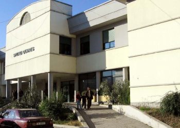 Koronavirusi bën kërdinë në Durrës/ I moshuari infekton 11 persona, anëtarë të familjes