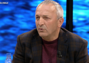 “Koronavirusi po nënvlerësohet”, sociologu i njohur: Shqetësuese kur sheh shqiptarët në rrugë e kafene