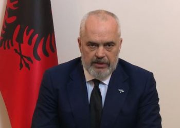 “O njerëz o xhan”/ Rama thirrje shqiptarëve: Jam gati t’ju ulem në gjunjë dhe t’ju lutem, mos dilni nga shtëpia