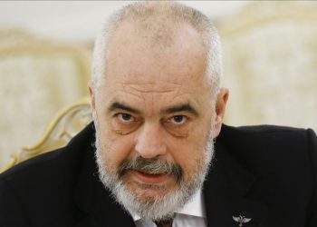 Rama merr vendimin: Mbyllen të gjitha lokalet e restorantet, fillimisht në Tiranë e Durrës