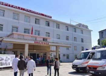 Dy dhoma karantinë në spitalin e Fierit, shpërndahen 22 mijë maska. Ja masat e marra ndaj koronavirusit