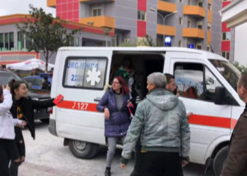 Helmimi i nxënësve në Fier, Policia njoftim zyrtar: Një nxënës përdori “spraj piperi”