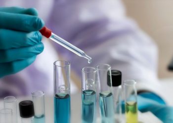 Katër shqiptarë të prekur nga koronavirusi në Greqi, shënohet viktima e parë. 99 ka shkuar numri të infektuarve