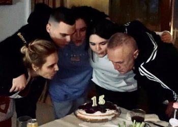 FOTO/ Ilir Meta mbush 51 vjeç, familja fik qirinjtë e festës