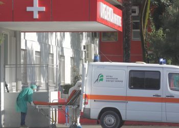 Gjendja te Infektivi/ MSH: 8 pacientë në terapi intensive, 3 prej tyre…