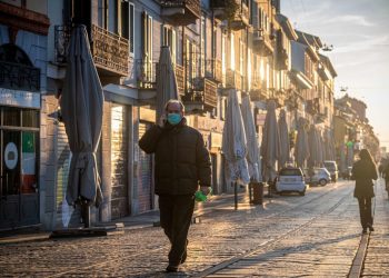 Emergjenca nga koronavirusi në Itali/ Kush shëtit dhe gënjen rrezikon deri në 12 vite burg