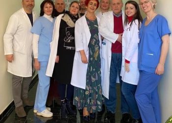 “Jemi për momentin “remi” në ndeshjen e gjatë të shahut me supertinzarin Covid-19″/ mesazhi i mjekut Kalo