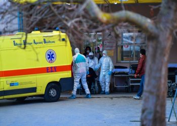 COVID-19/ Ndërron jetë në spital 53-vjeçari, viktima e katërt në Greqi