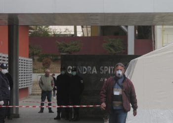Infemierja në Lezhë me koronavirus, mbyllet Qendra Shëndetësore/ S’dihet nga e ka marrë infektimin
