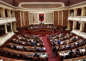 Koronavirusi “mbyll” Parlamentin/ Balla: Anulohet seanca plenare, të respektohen masat e rrepta të MSH