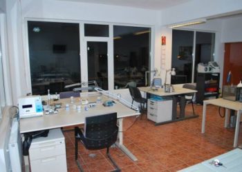 Si të lidhësh 4 të sëmurë me Covid-19 me një respirator? Dy laborantë shqiptarë gjejnë zgjidhjen