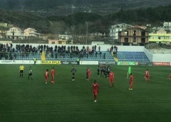 VIDEO/ Laçi fundos Bylisin, gafe e Isli Hidit i jep fitoren kurbinasve