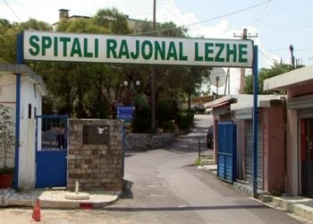 Infektohet nga koronavirusi një e sëmurë në spitalin e Lezhës, dyshime se ka prekur stafin mjekësor